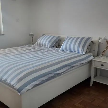Lägenhet Apartma Aura *